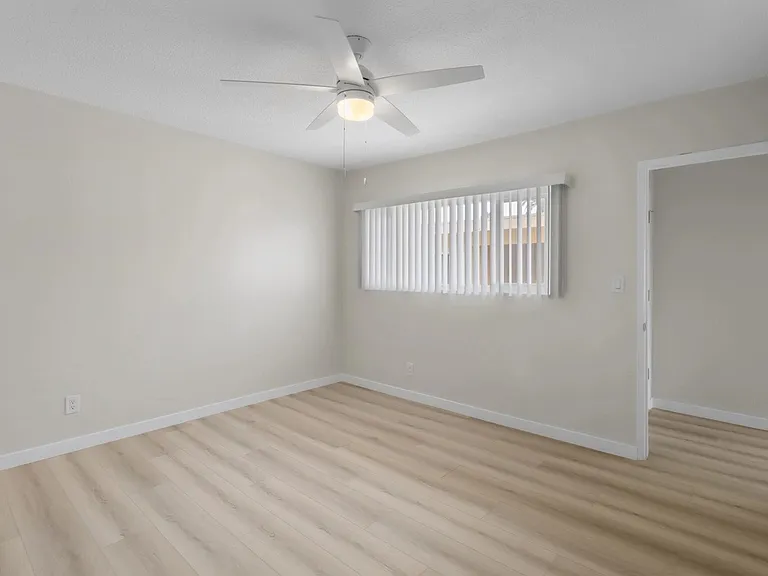 2823 S Corning St #4 — Photo 33