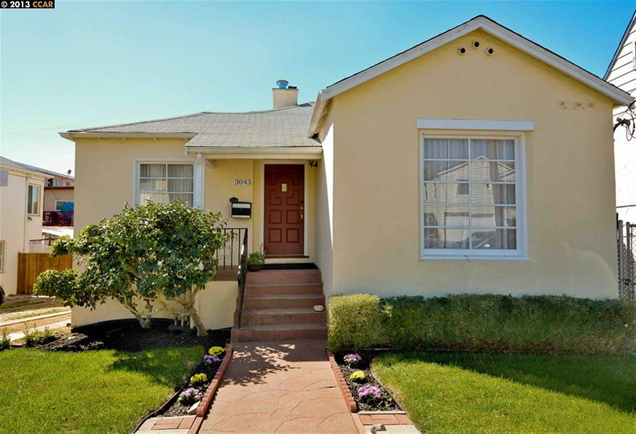 3043 Kansas St photo 1