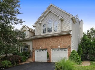 10 Catena Ct, Bridgewater, NJ 08807