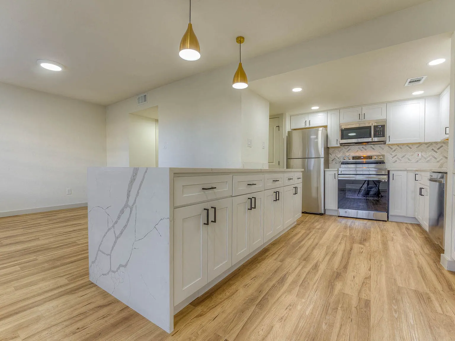 The Garden District Apartments — Photo 2