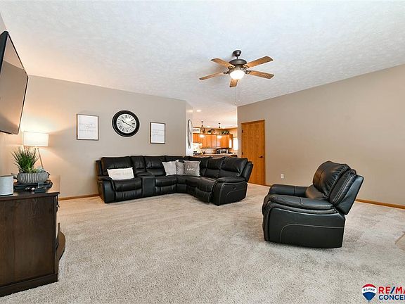 4th image of 2325 Westwood Dr