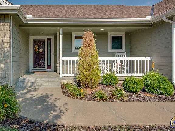 3rd image of 2416 SE Saturn Dr