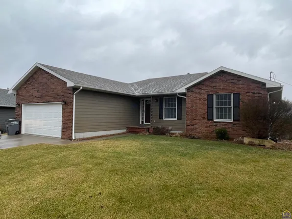 2125 E Bayshore Ct, Emporia, KS 66801