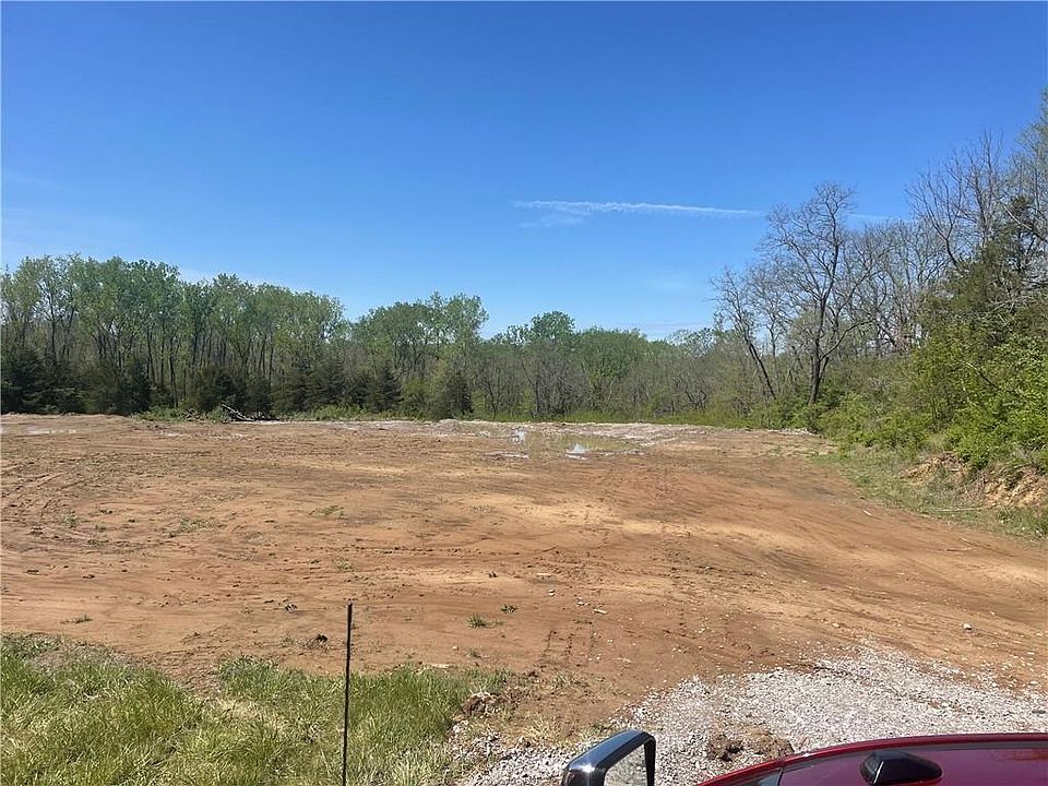 2nd image of 14500 E Kentucky Rd