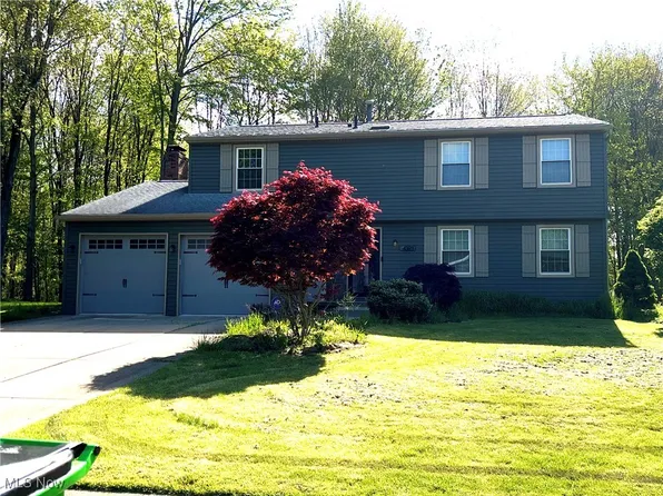 4393 Galaxy Dr, Stow, OH 44224