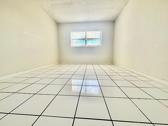 3rd image of 17001 NE 9th Ave