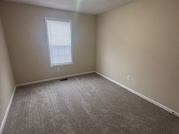 5th image of 1814 Saddlewood Ct #B