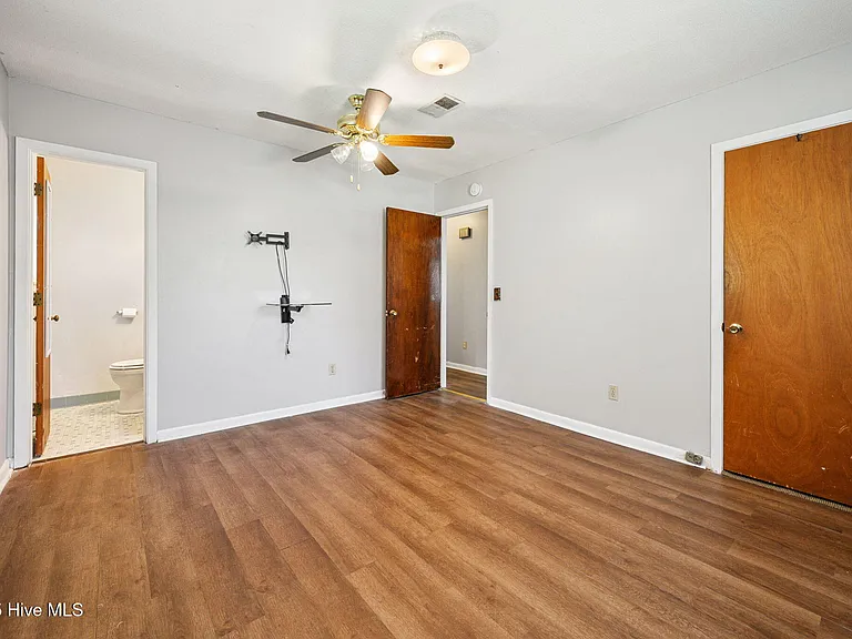 10 Stoney Rd — Photo 16
