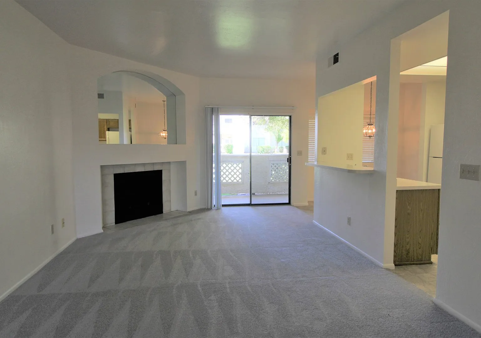 Really Cute Condo Available for Immediate Move-In — Photo 3