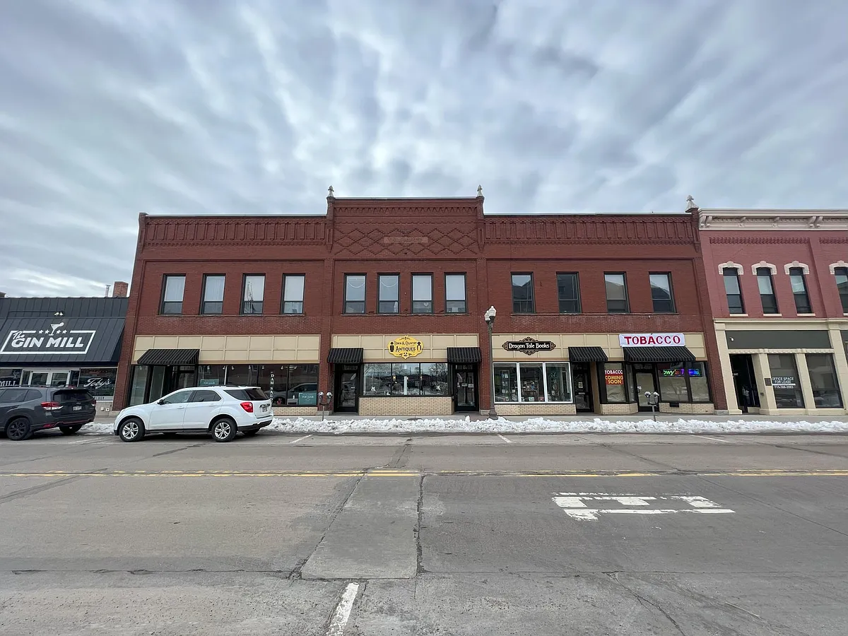 Building Photo - 224 W Main St
