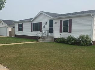 2220 10th Ave SW, Watertown, SD 57201