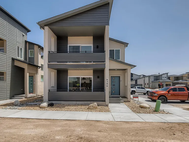 Flats at Dublin Commons — Photo 34