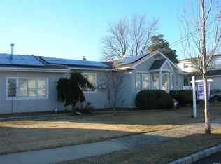 43 Dawes Ave, Amityville, NY 11701
