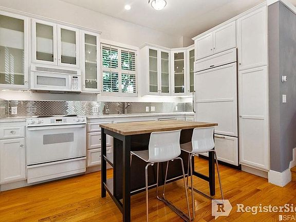 3rd image of 1310 Greenwich St #1314