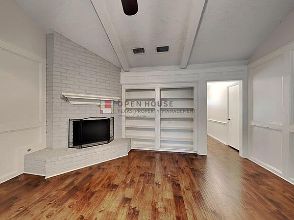 4th image of 2042 Lakeville Dr