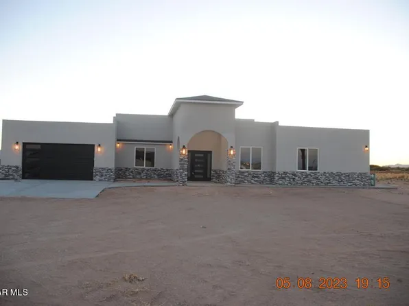 722 Chihuahuan Desert Dr, Chaparral, NM 88081