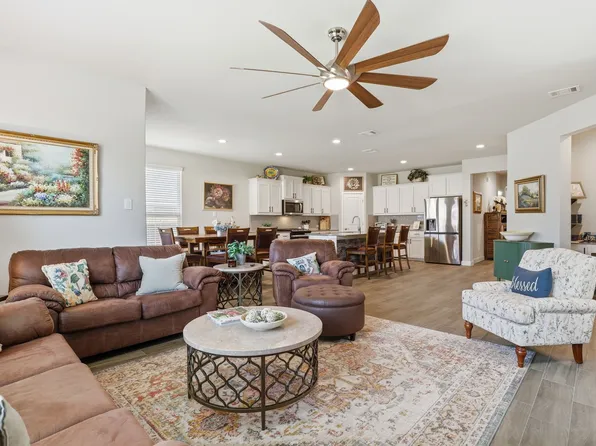 1104 Eastland Ln, Weatherford, TX 76087