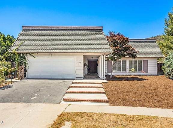 3rd image of 2348 W Adrian St