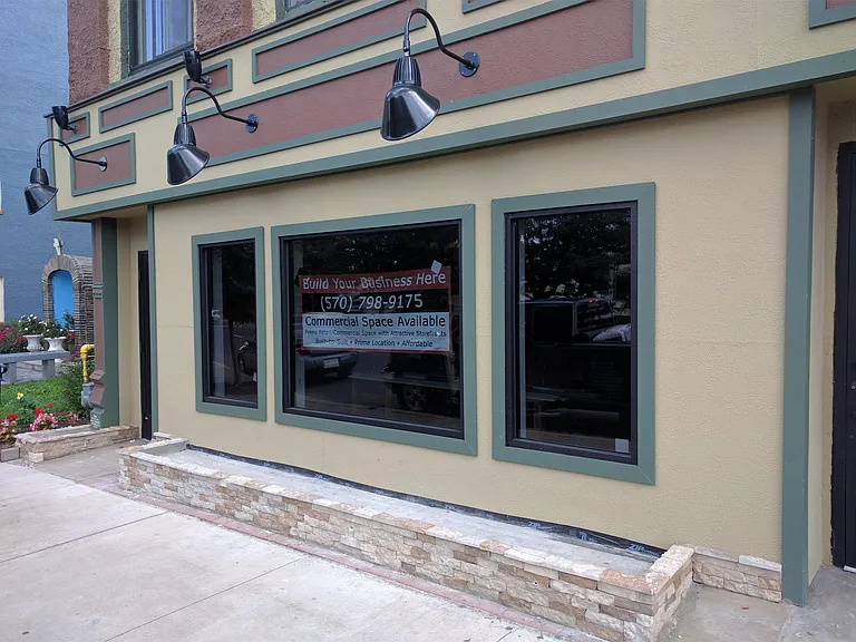 71 N Main St — Photo 9