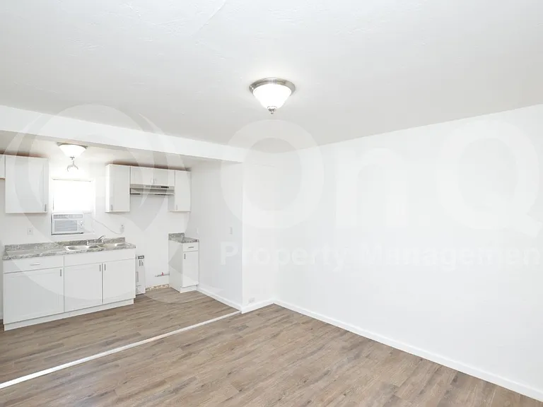 7040 NW Grand Ave #5 — Photo 3