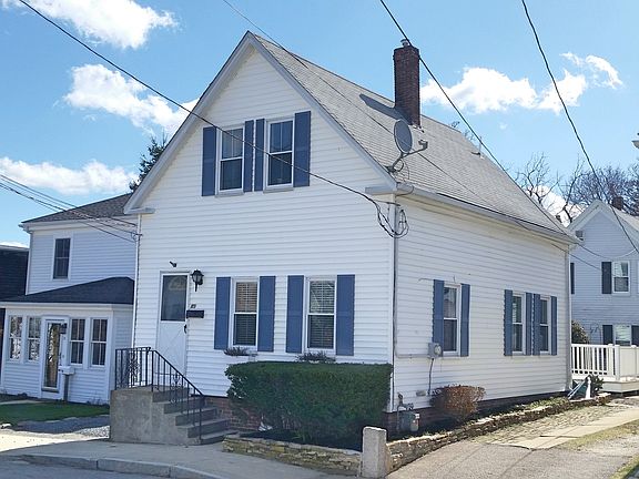 2nd image of 11.5 Howland St