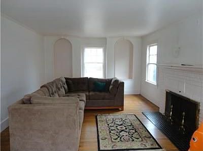 2nd image of 1144 E Bronson St