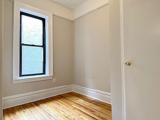 3rd image of 189 Claremont Ave #5/5