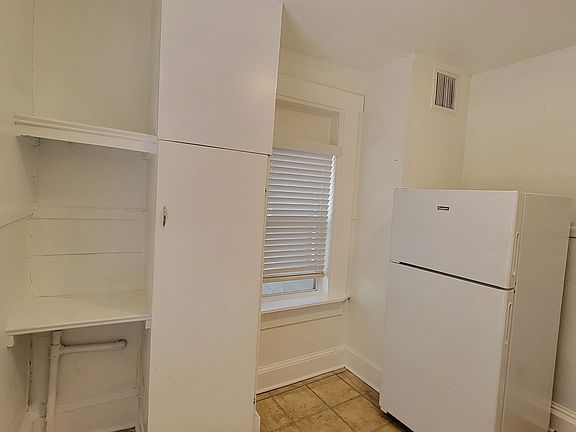 5th image of 230 7th Ave N APT 1