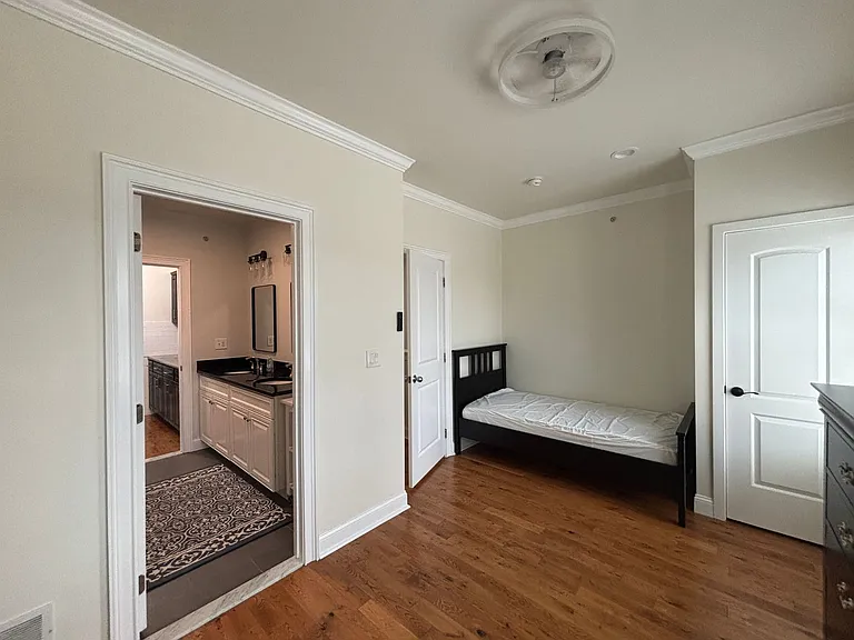 4080 Spring Garden St #B-R-2 — Photo 30