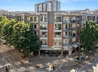 Kearney Plaza, Portland, OR 97209