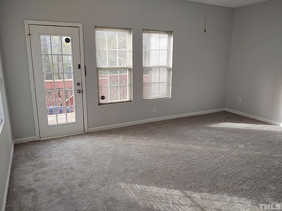 5th image of 7 Moorefield Ct