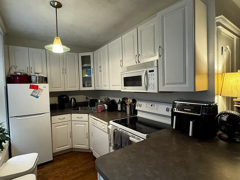 8 Battery St #6 — Photo 11