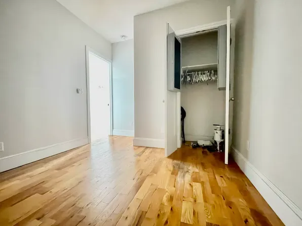 258 West 22nd Street image 7 of 8