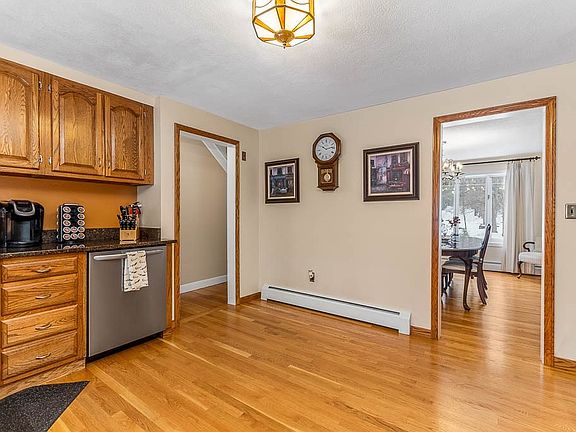 4th image of 70 Deerfield Rd