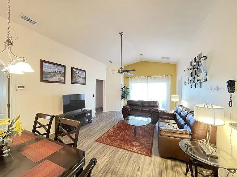 4 bed, 3.0 bath, 1662 sqft, $2,600 — Photo 4