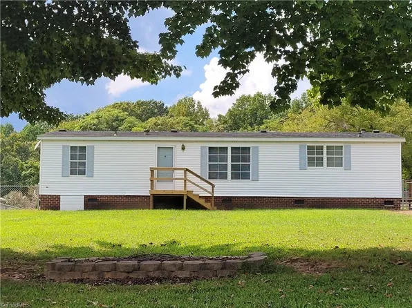1836 Siloam Rd, Mount Airy, NC 27030