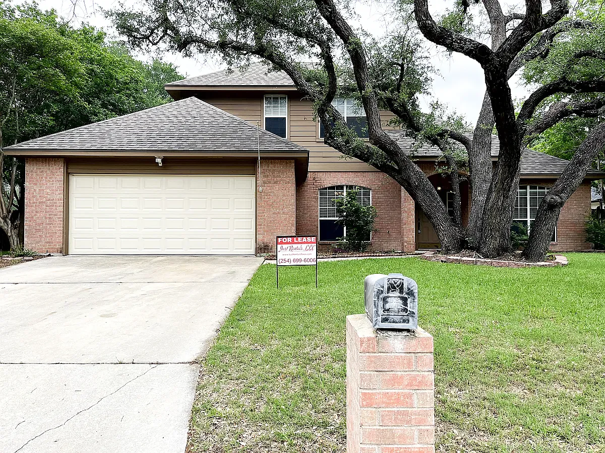 Building Photo - 1809 McGinnis Ct