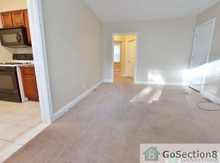 910 Saint Dunstans Rd, Baltimore, MD 21212