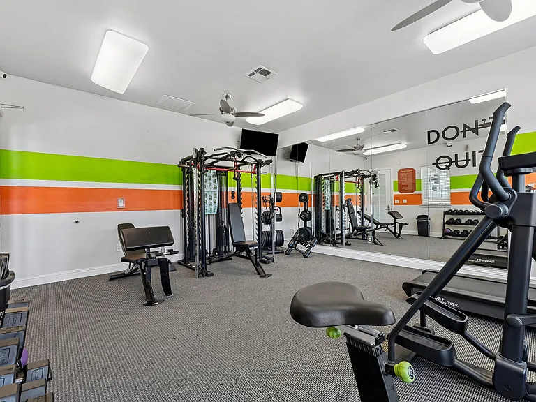 Point Royale Apartments — Photo 39