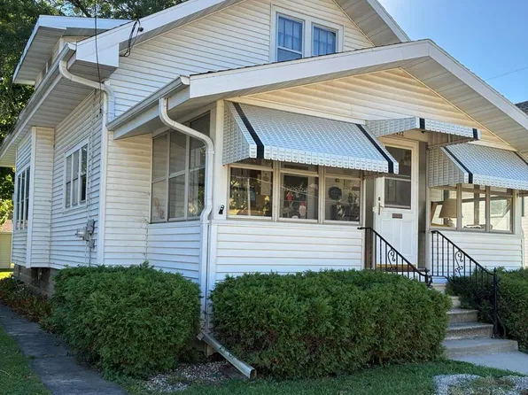1422 Ohio St, Oshkosh, WI 54902