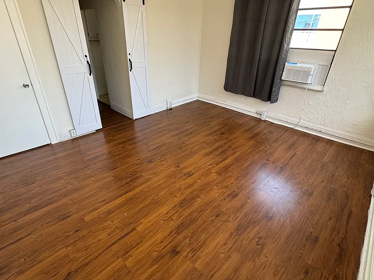 969 SW 2nd St #7 — Photo 8