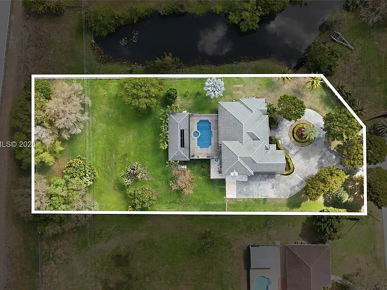 20401 SW 48th Pl — Photo 52