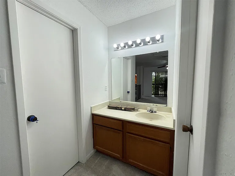 3909 Tanglewilde St #3909 — Photo 18