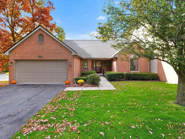 944 Woodridge Hills Dr, Brighton, MI 48116