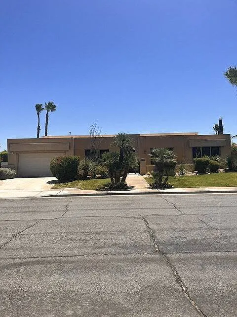 2280 N Hermosa Dr