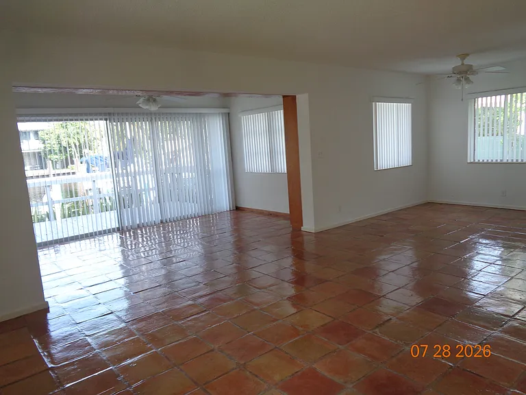 115 Hendricks Isle — Photo 7
