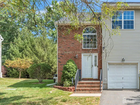 110 Petal Ln, Ewing, NJ 08638