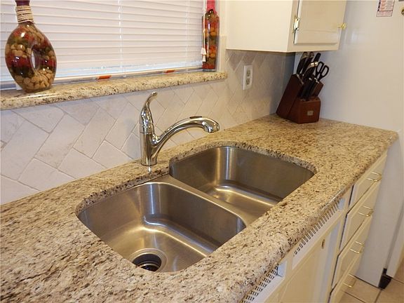 4th image of 3713 Lynnwood Dr