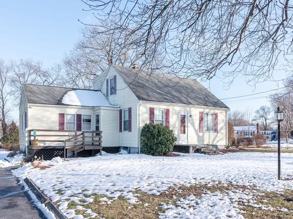 621 Allen Ave, North Attleboro, MA 02760