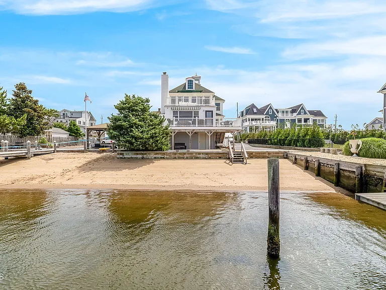 406 Ocean Ave — Photo 1